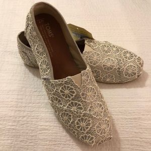 TOMS Classic Crochet Glitter Slip On (Size 7)